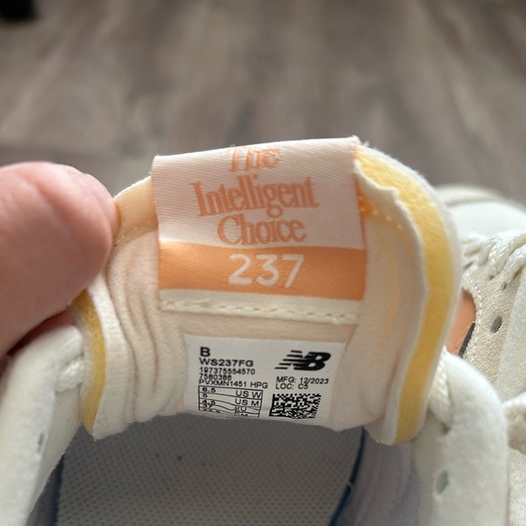 New Balance Beige and Coral Sneakers - Picture 4 of 5